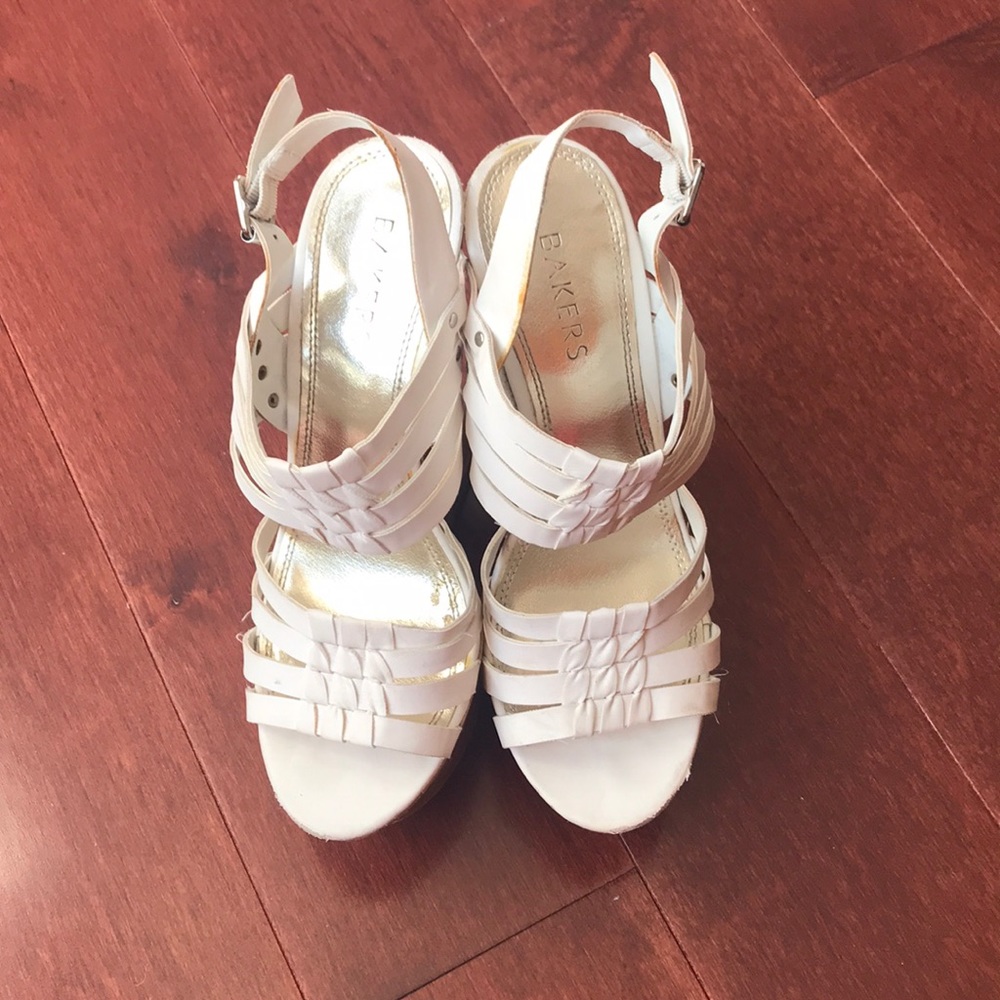 White Wedges